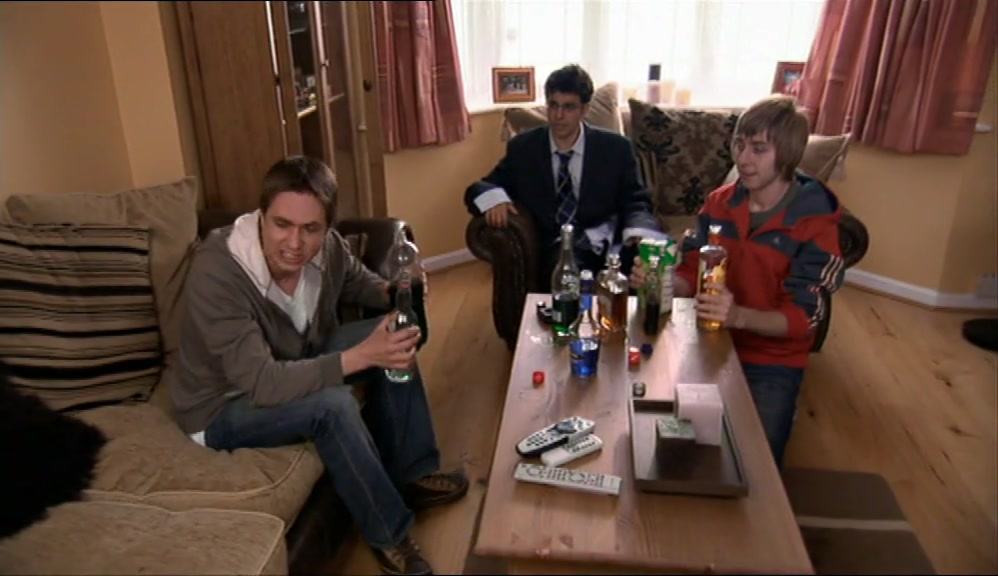 - YOU'RE SUCH A LITTLE FUCKSHIT. - HE'S MADE YOU LOOK A RIGHT NOB. 