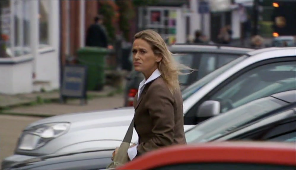 - IT'S CARLI'S MUM, INNIT? - JAY, DON'T. SHE'LL RECOGNISE ME. 