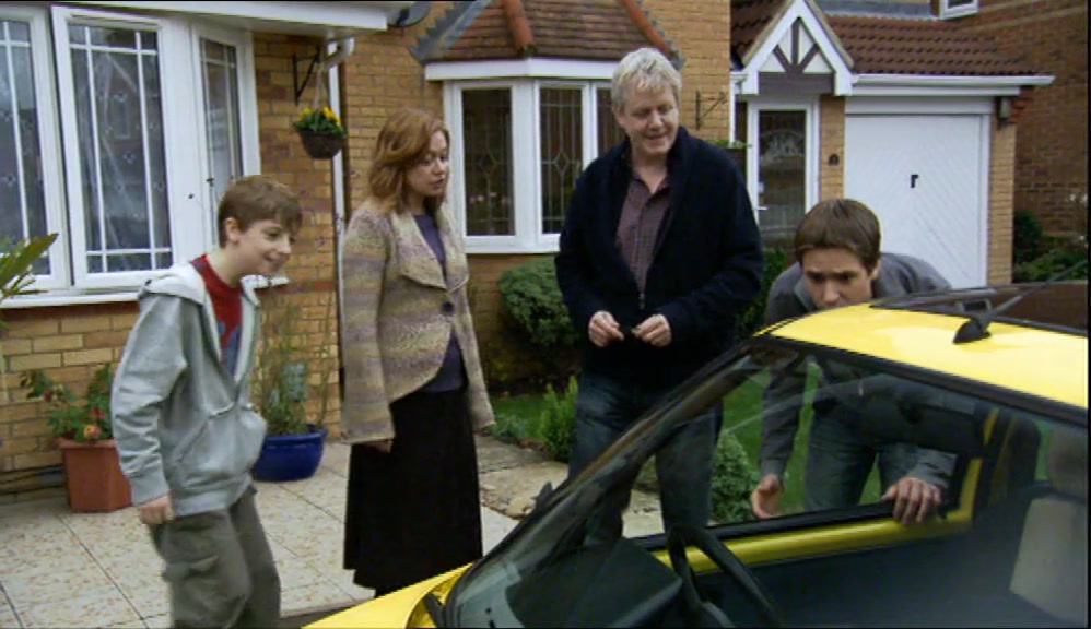 - CHRIST, IT'S GOT A TAPE DECK. - SEE, THAT'S GOOD. 