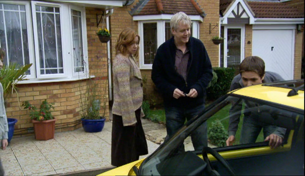 - CHRIST, IT'S GOT A TAPE DECK. - SEE, THAT'S GOOD. 