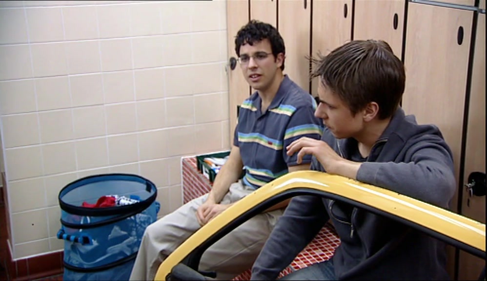 - BUT I'M IN THE SUIT. - YES, NAKED. 