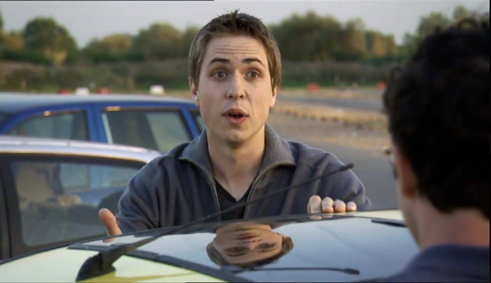 - CAN'T WE JUST PHONE HIM? - HE'S AT WORK, SI. 