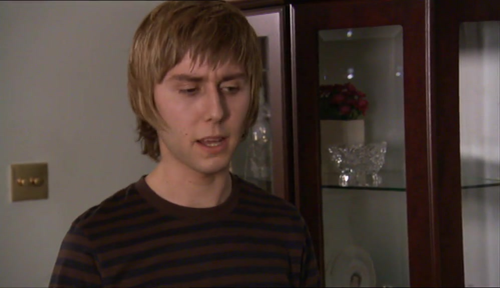 - WE'RE OUT. - I'M GOING TO THE LOO. 