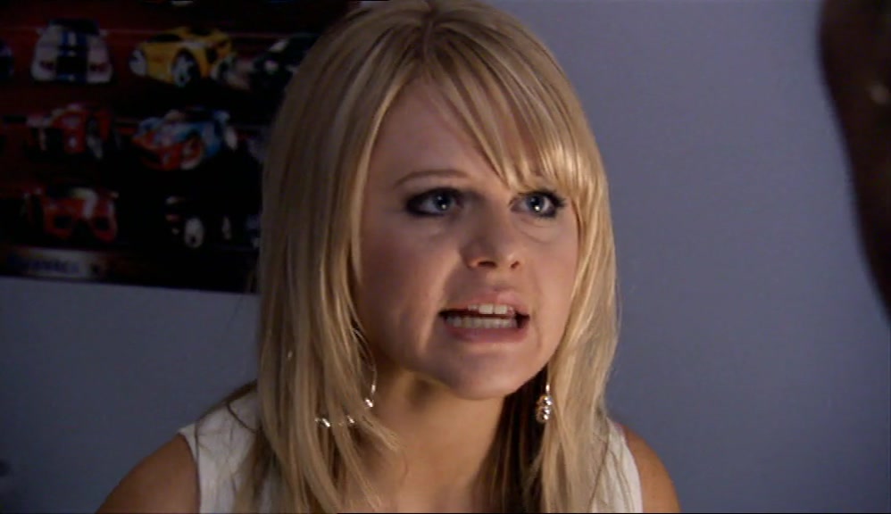 - I THINK YOU SHOULD LEAVE. - WHAT, YOU'RE TELLING ME TO LEAVE? 