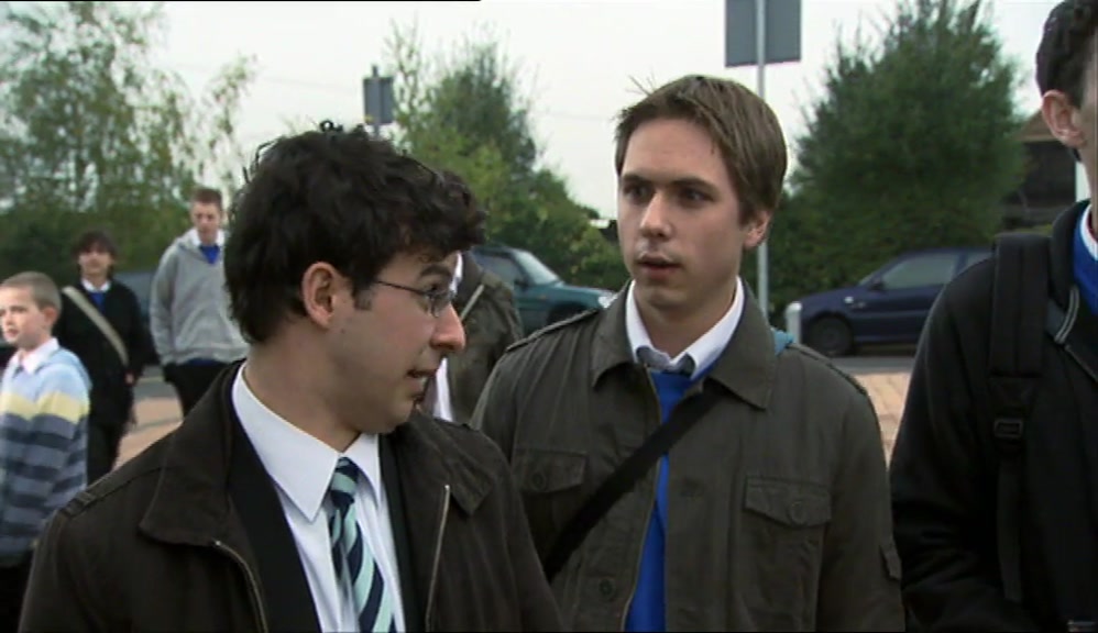 - SHE ONLY DID IT FOR A BET. - THAT'S NOT TRUE. 