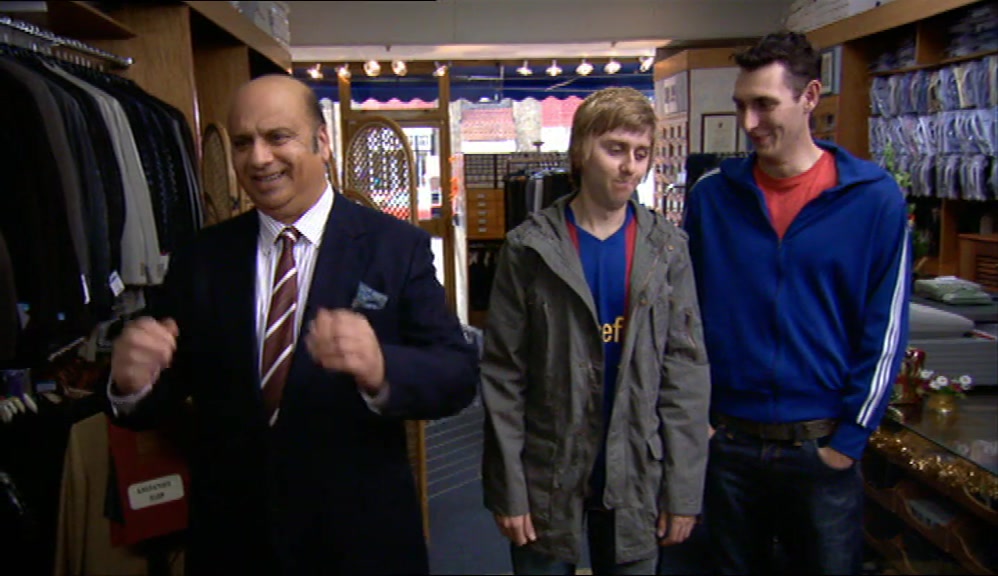 - IT IS A LOVELY FIT. - I'M NOT TOO SURE ABOUT THE LAPELS. 