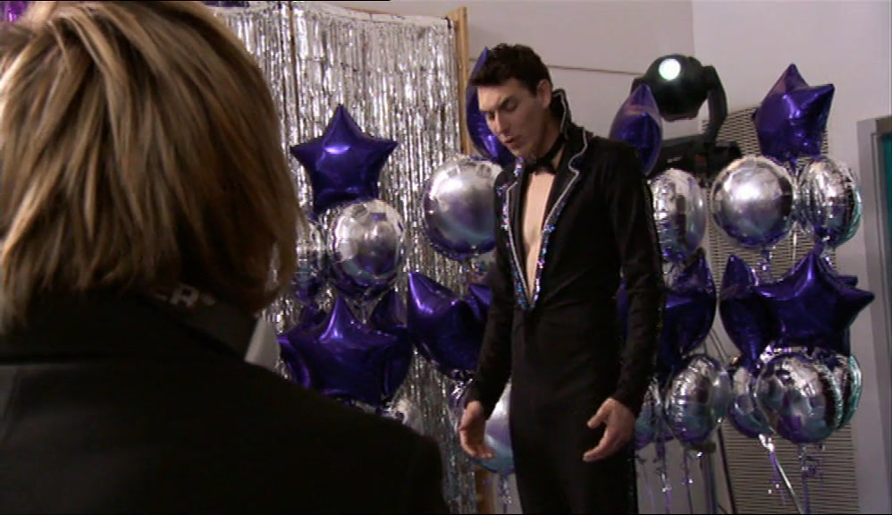- WILL YOU STOP LOOKING AT MY COCK? - MATE, I THINK THAT'S BRAVE. 