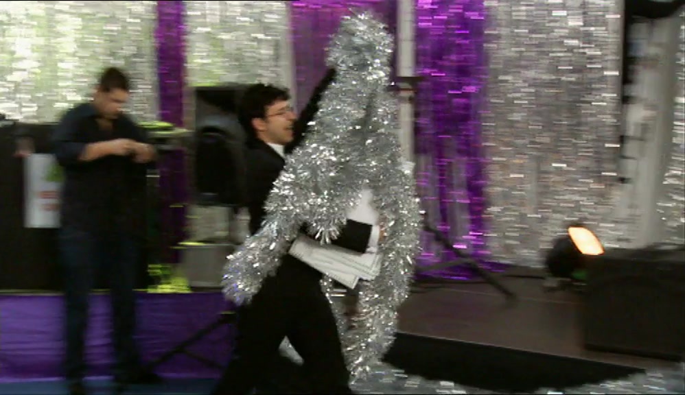 DAVID, DON'T LEAN ON THAT, IT'LL COME DOWN! 