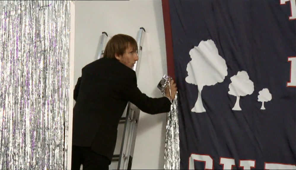DAVID, DON'T LEAN ON THAT, IT'LL COME DOWN! 