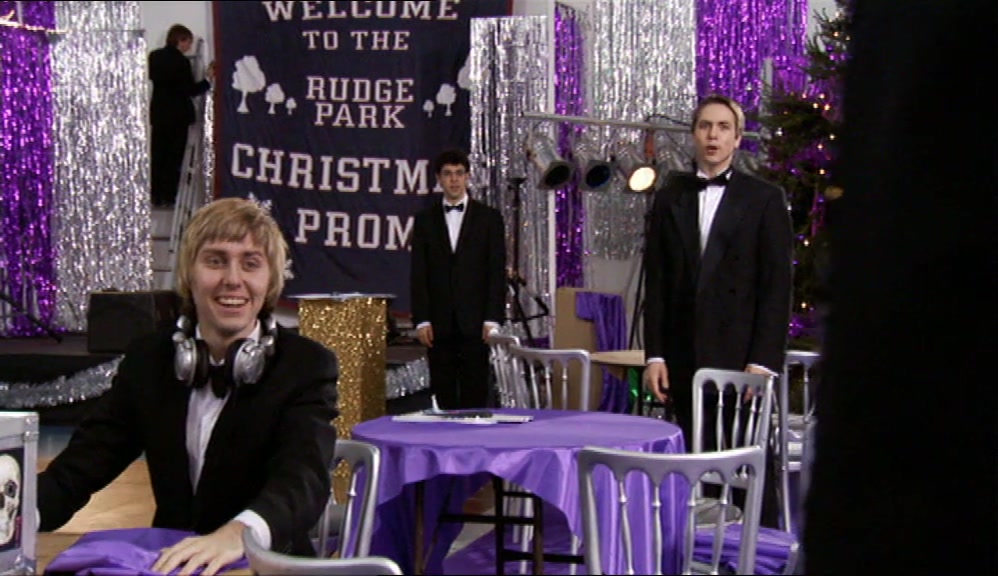 - IT'S LIKE AN ACORN! - HAVE YOU GONE MENTAL? 