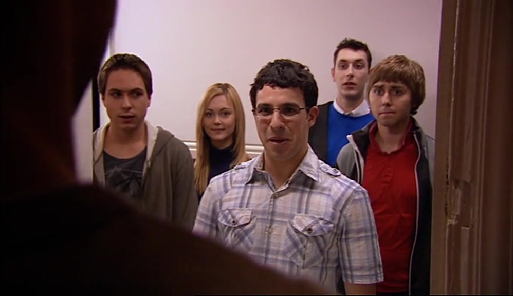 - WE'RE HERE FOR THE PARTY. - IT'S THAT POSH LITTLE PRICK. 