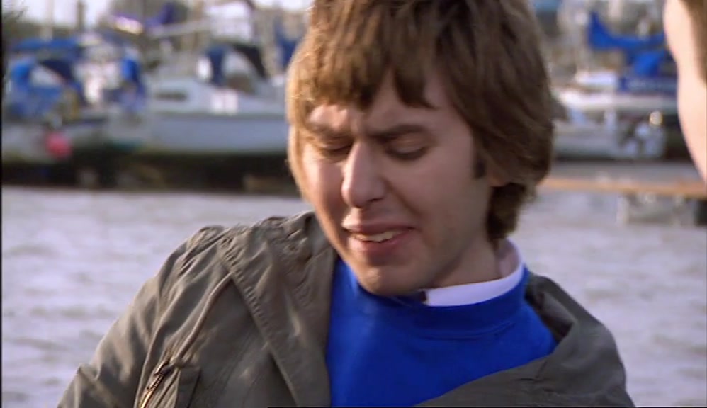 - GET IT OUT, NEIL! - I'D BETTER KILL IT. 