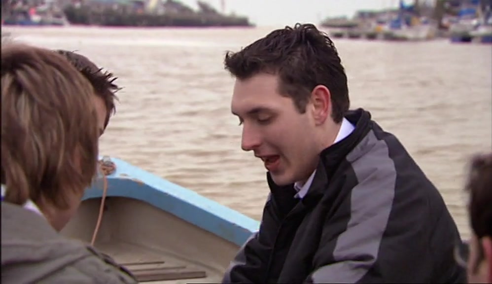 - IS THIS THE SAIL? - IT'S A FISHING LINE. GIVE IT HERE. 