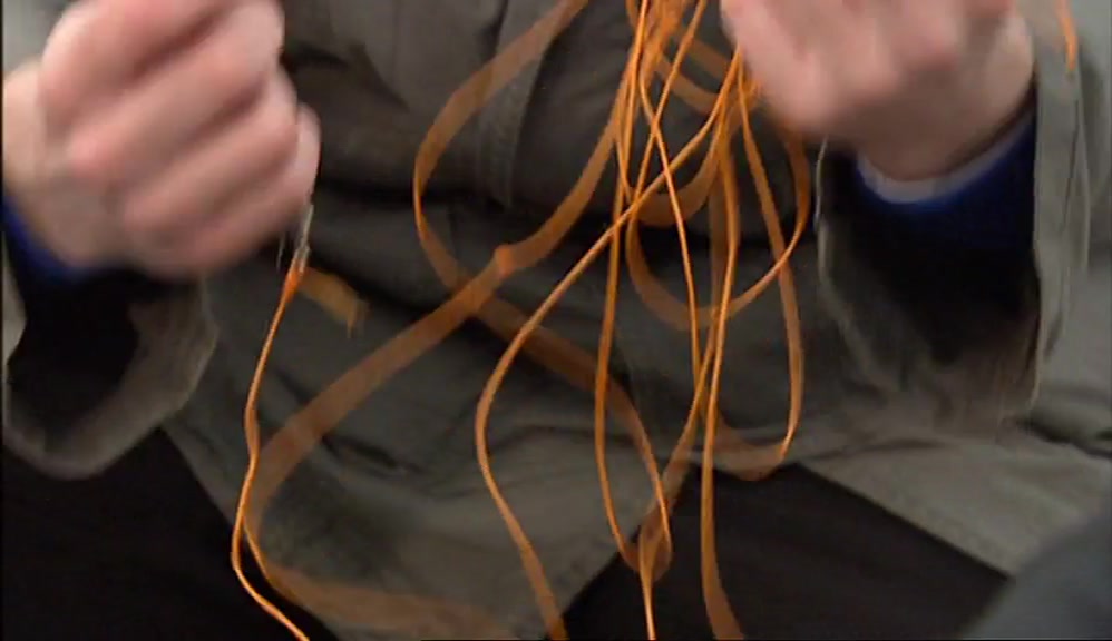 - IS THIS THE SAIL? - IT'S A FISHING LINE. GIVE IT HERE. 