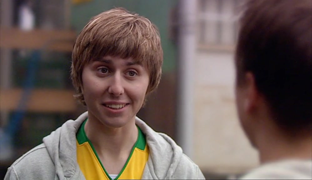 - I THINK HE IS 12, ACTUALLY. - YOU'RE NOT SCARED ARE YOU, SI? 