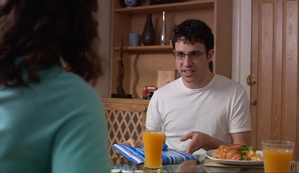- I THOUGHT YOU HAD TO BE 18 TO DRIVE? - NO, IT'S 17. 