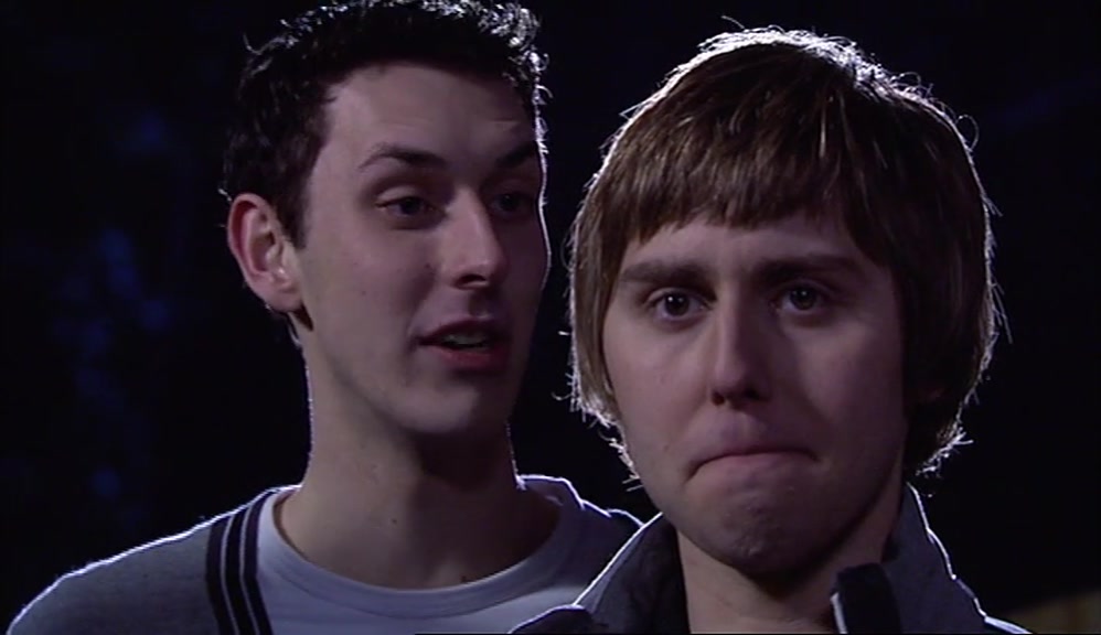- YOU GOING OVER THEN, JAY? - NAH, SI SHOULD. 