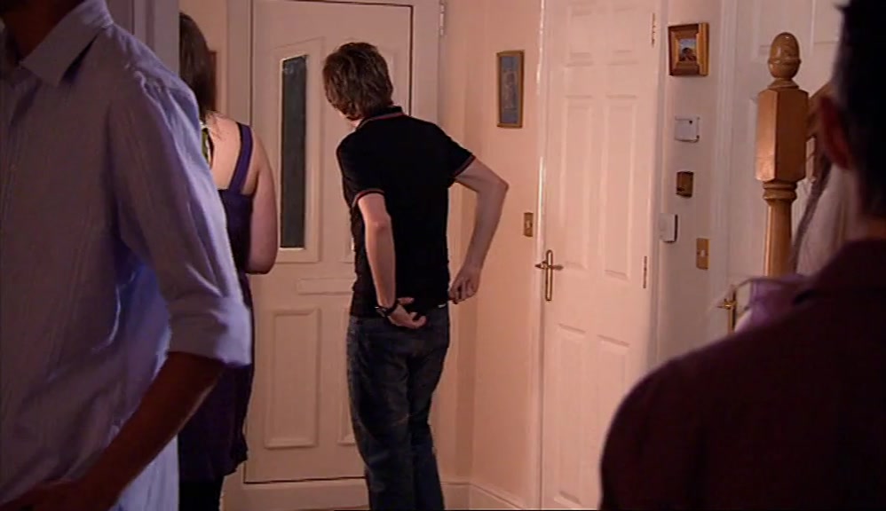 - HI, JAY, ARE YOU QUEUING? - YEAH! 
