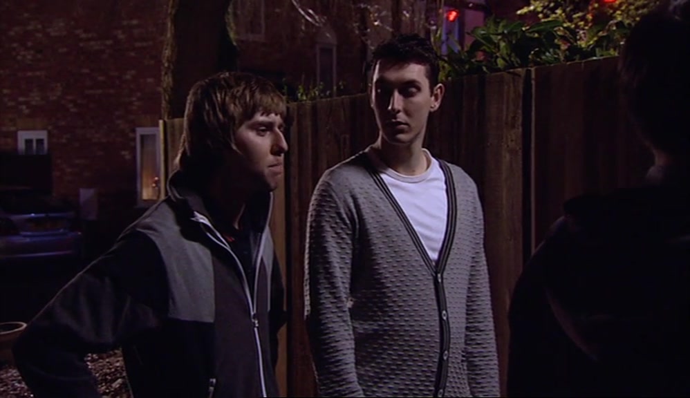 - IT'S ONLY A FENCE, IT WON'T BITE. - YES, I'M NOT WORRIED ABOUT IT BITING. 
