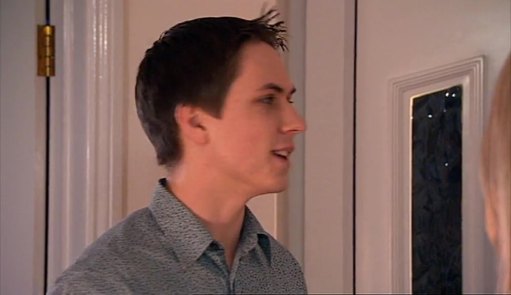 - I ONLY WENT IN FOR A PISS. - OH, GOD. 