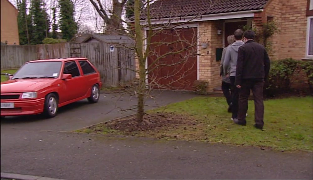 BUT A RUBBISH RED NOVA WASN'T THE MAIN ATTRACTION AT NEIL'S HOUSE. 