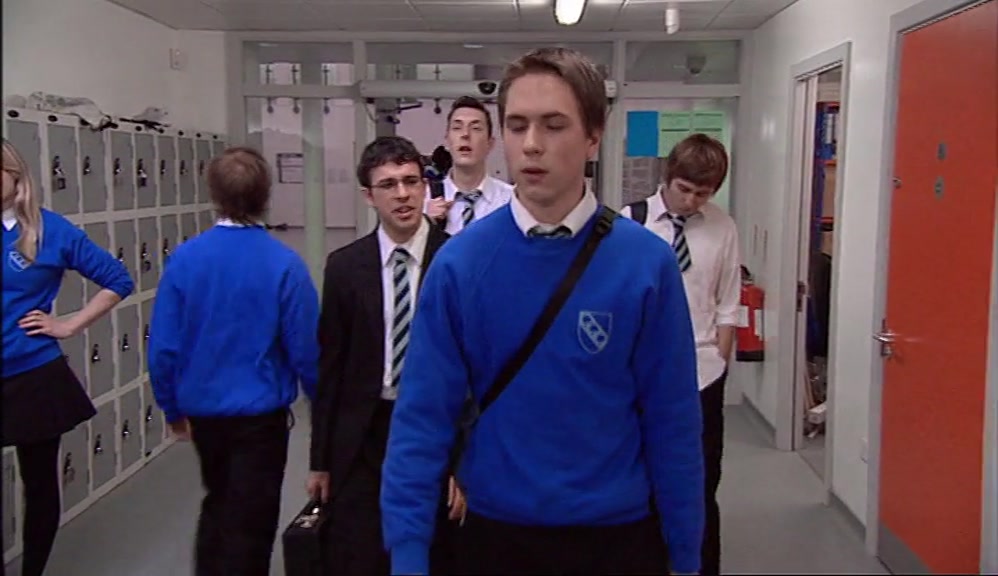 - GO ON, SI, PLEASE COME ALONG. - BUT IT'LL BE EXPENSIVE. 