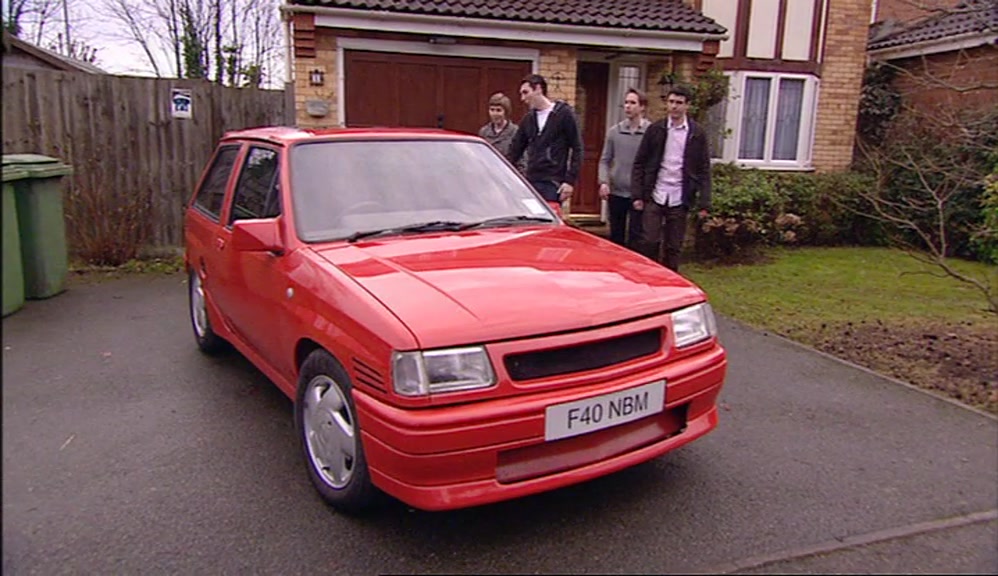 IT'S GOT A PIPER EXHAUST AND A WELL SMART BODY-KIT. 