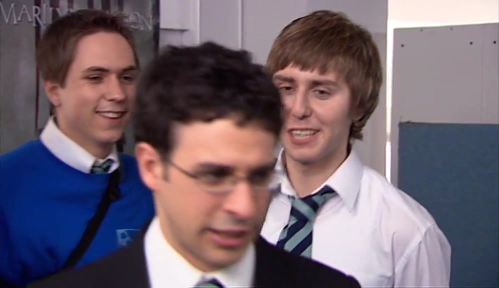 - YOU'RE DESPERATE FOR A GUM JOB. - AM I? 