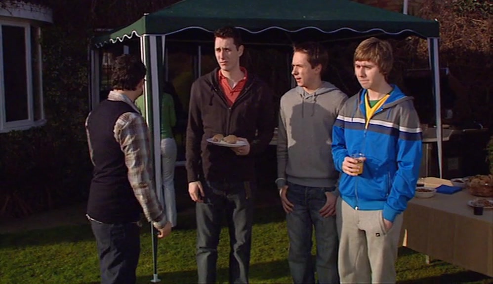 SI, I JUST SAW YOUR MUM INSIDE. SHE LOOKED PRETTY UPSET. 