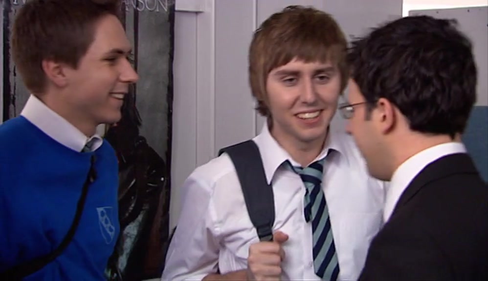 - YOU'RE DESPERATE FOR A GUM JOB. - AM I? 