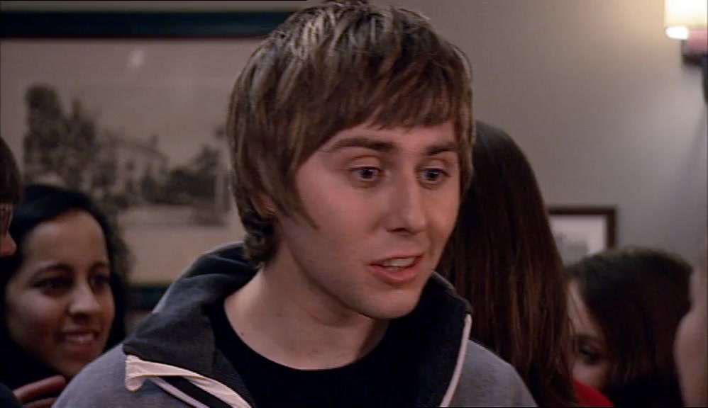 DARLING, THIS IS NEIL AND SIMON. THIS IS CHLOE. 