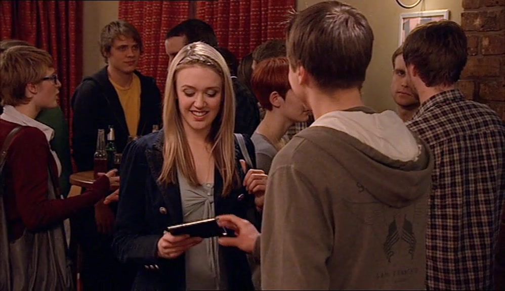 - THANKS. - IT'S NOTHING. 