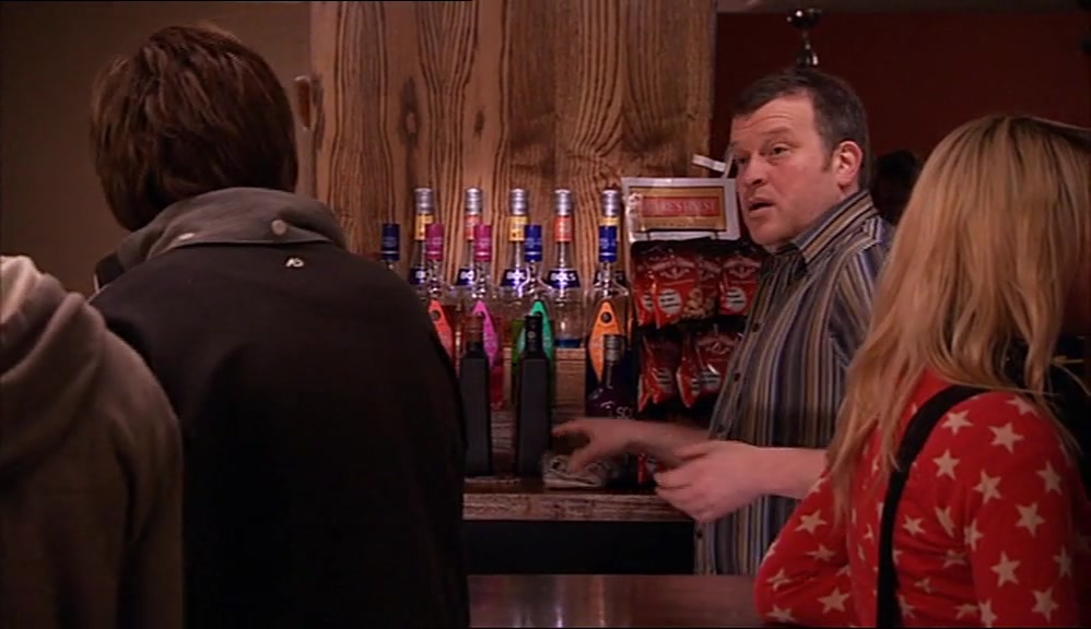 - G'DAY. - WHAT CAN I GET YOU? 