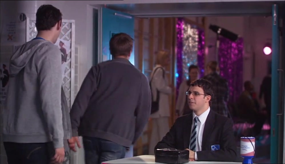 - AND A POO, SI? - WHAT HAVE YOU DONE? 