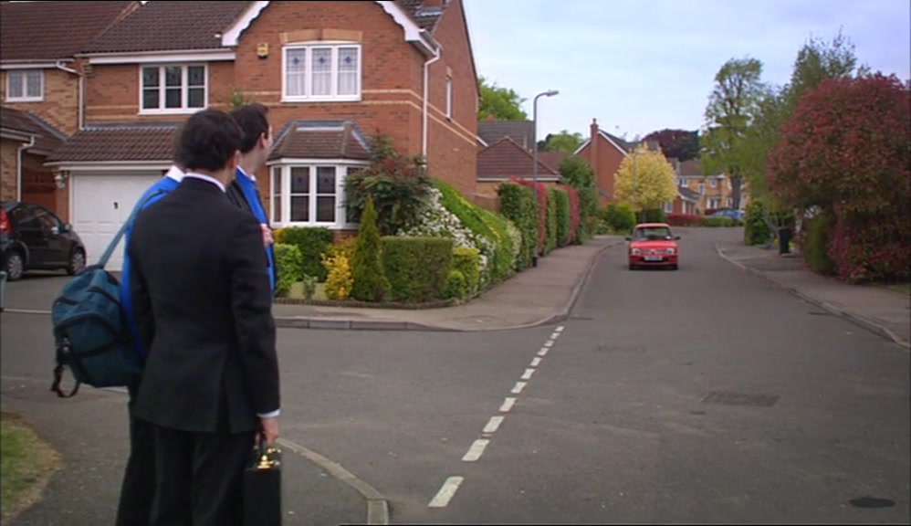 SIMON'S WAS MORE YELLOW, BUT JAY'S WAS MORE DANGEROUS. 