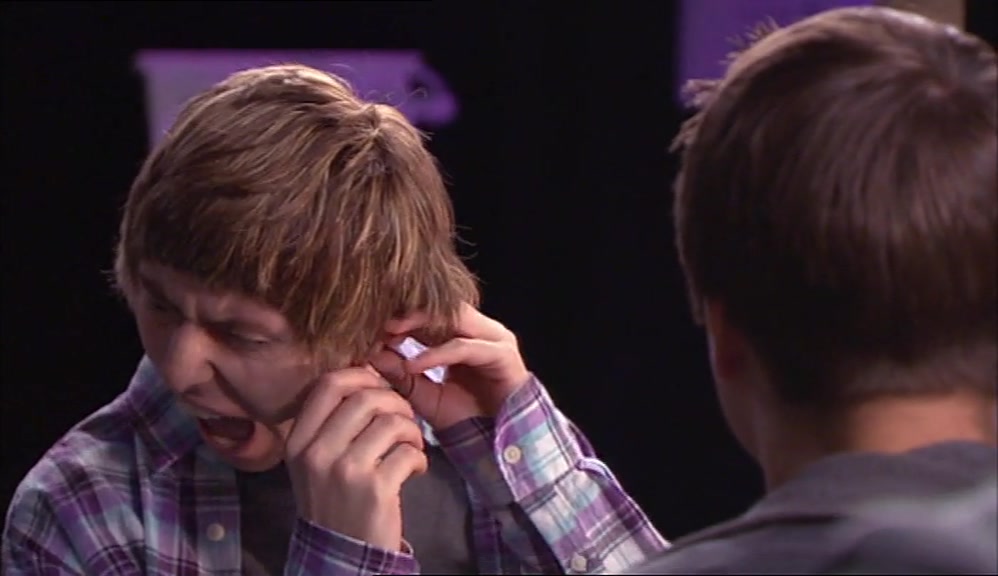 MATE, YOUR EAR DON'T LOOK GREAT, IT'S COVERED IN PUSS. 