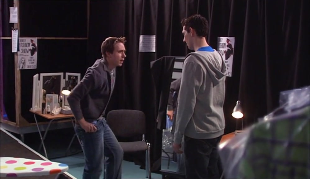 - I CAN DO THIS. - SIMON, ARE YOU READY YET? 