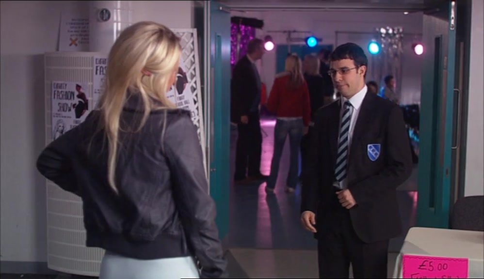 - I'M IN IT. - APART FROM YOU. AND MAYBE SI. 