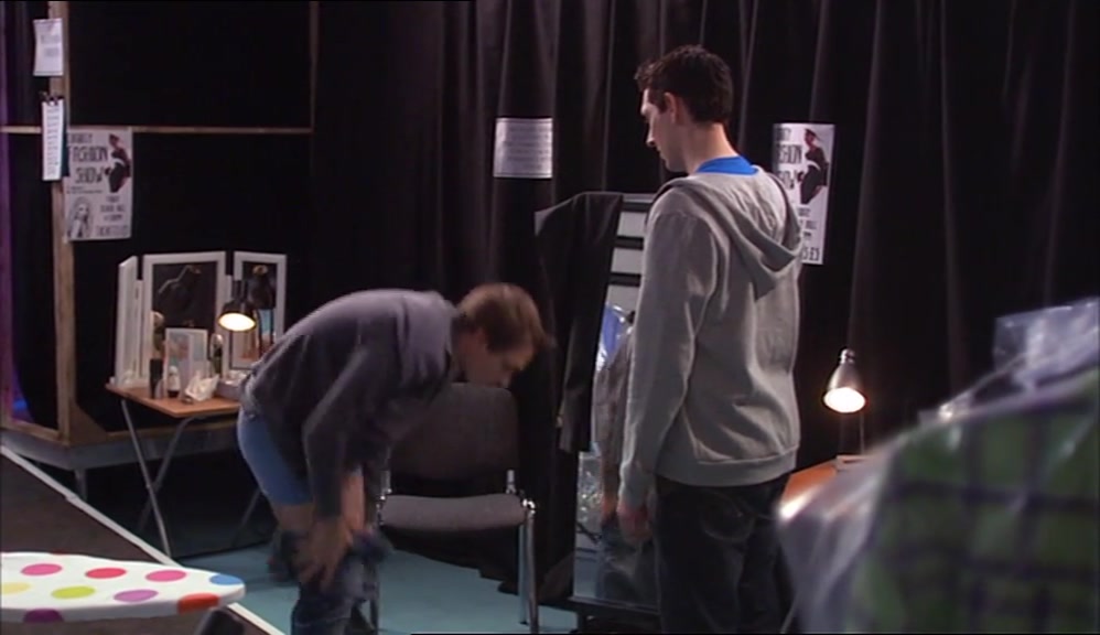 - I CAN DO THIS. - SIMON, ARE YOU READY YET? 