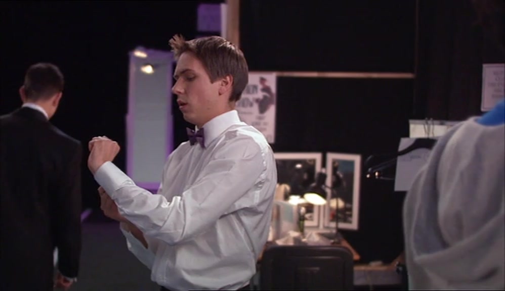 - AND NEIL DIDN'T GIVE A SHIT. - NEIL, GIVE ME A HAND. 