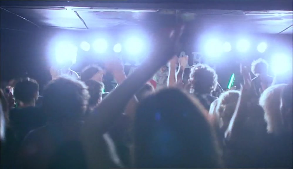 SIMON WAS EXPERIENCING MOSHING FOR THE FIRST TIME, 