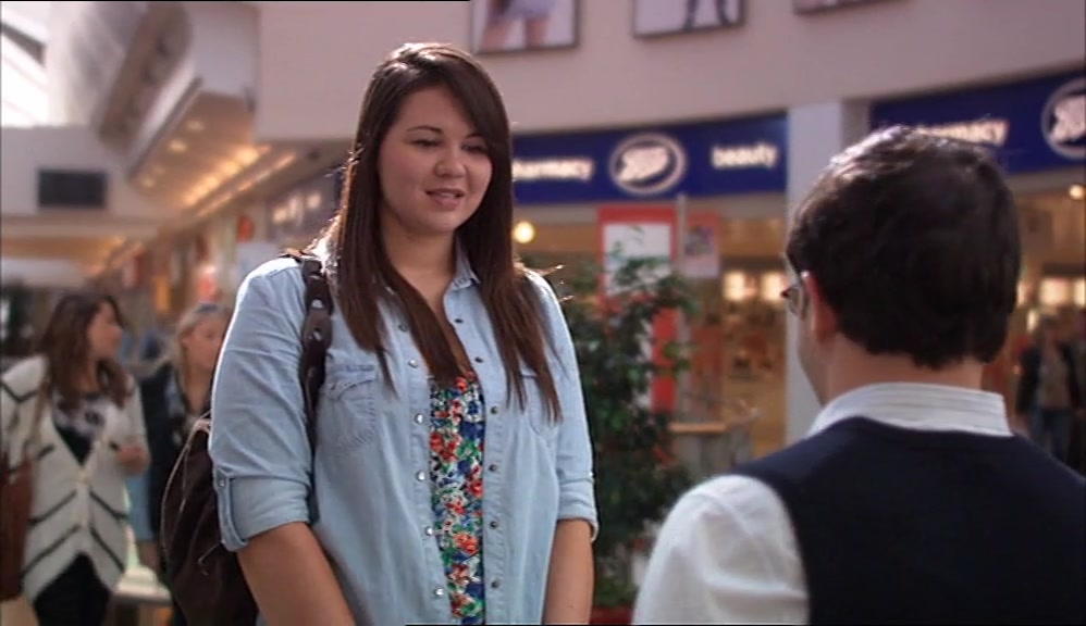 - I LIKE YOUR GLASSES. - THANKS. 