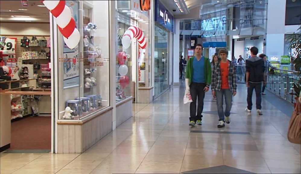 JAY AND NEIL'S DAY GOT EVEN BETTER WHEN THEY SAW SOMETHING RARE AND EXOTIC IN THE SHOPPING CENTRE. 