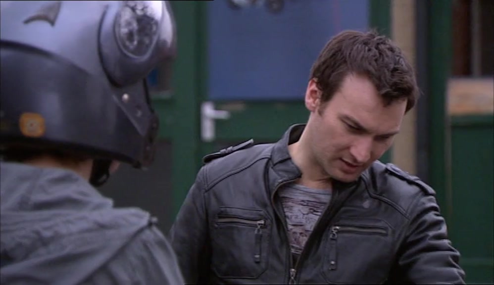 - THESE ARE THE GEARS, THESE ARE THE BRAKES. - AND THEY'RE FOR STOPPING, RIGHT? 