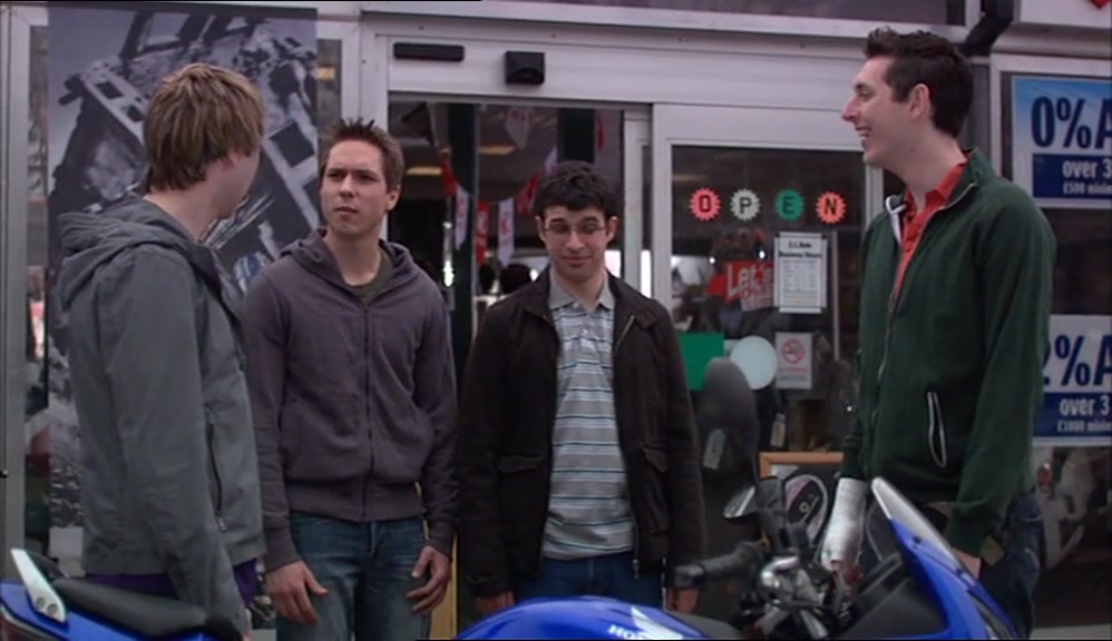 - YOU DO, MATE. - OH, PARDON ME FOR HAVING A GIRLFRIEND. 