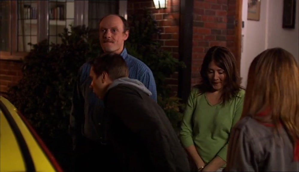 - THAT'S NOT MINE. - WELL, IT'S ON YOUR CAR. 