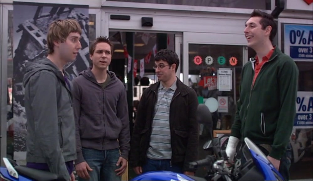 - YOU DO, MATE. - OH, PARDON ME FOR HAVING A GIRLFRIEND. 