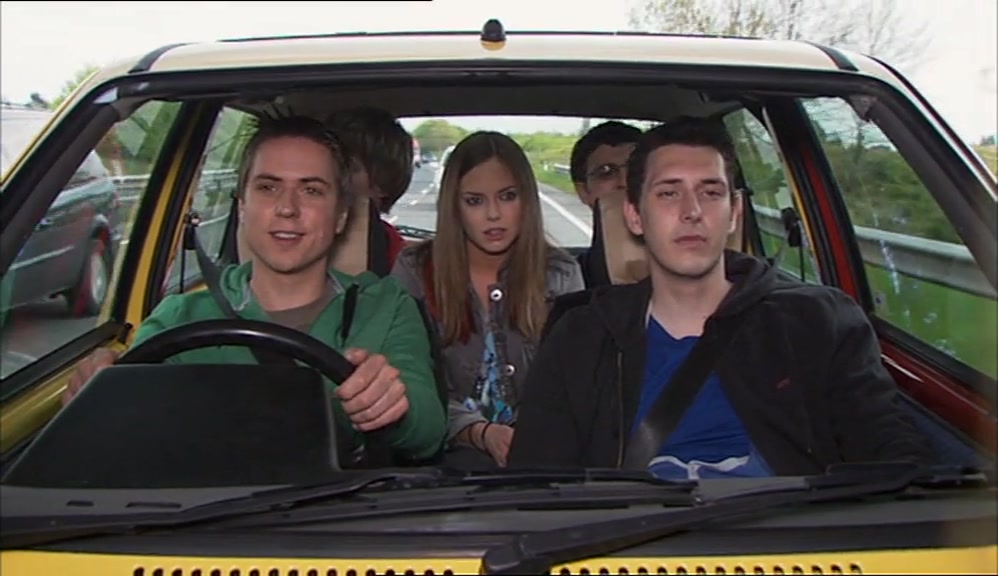 - IT'S NOT TARA'S FAULT SHE GETS CARSICK. - I CAN SPEAK FOR MYSELF, SIMON. 
