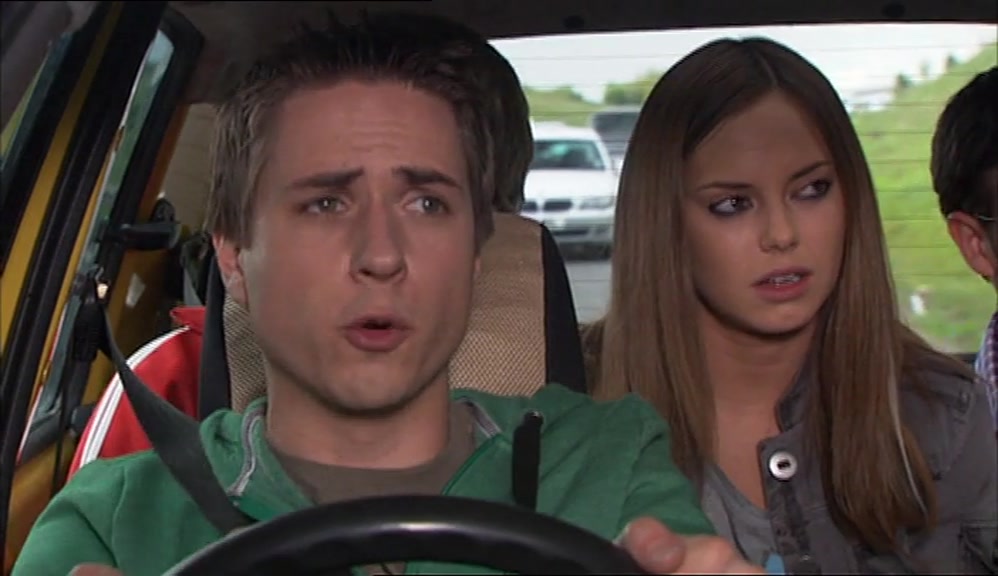 - IT'S NOT TARA'S FAULT SHE GETS CARSICK. - I CAN SPEAK FOR MYSELF, SIMON. 