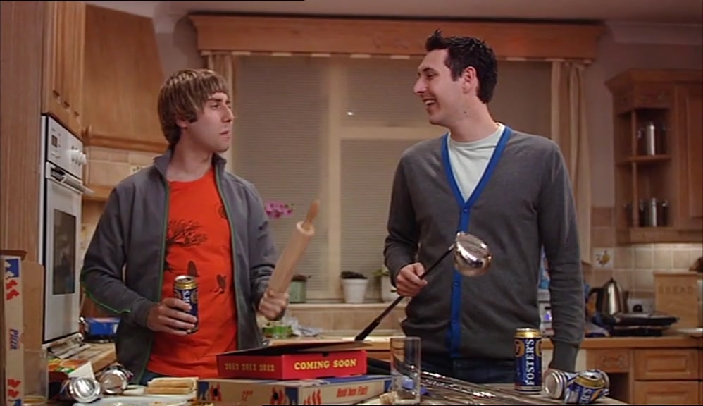- IT'S STILL GOT THE SMELL. - IT'S A ROLLING PIN. 